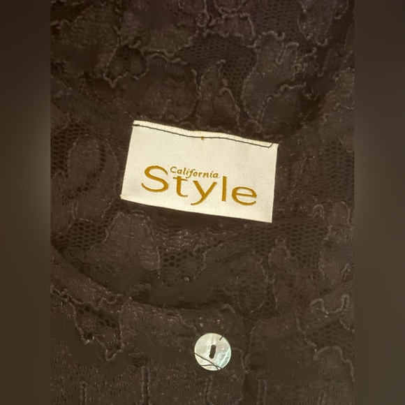 EUC California Style Black Lace Button Down with Pearly Buttons size medium - Picture 4 of 4